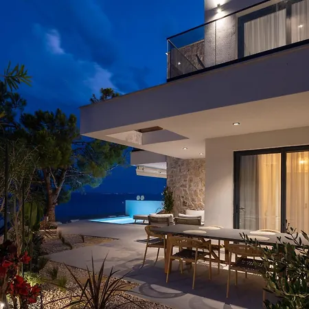 Strovilla Astraea Beachfront With Private Pool