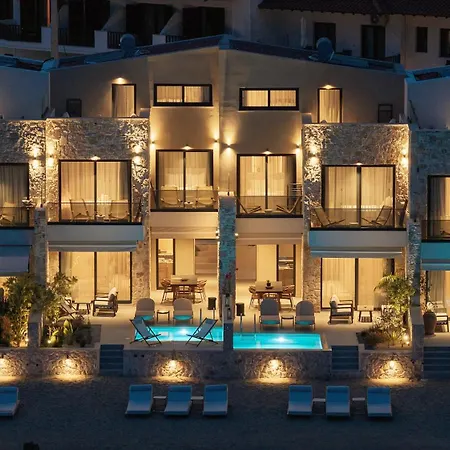 بيت للعطل Strovilla Astraea Beachfront With Private Pool *