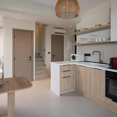 Strovilla Astraea Beachfront With Private Pool * بساكوذيا