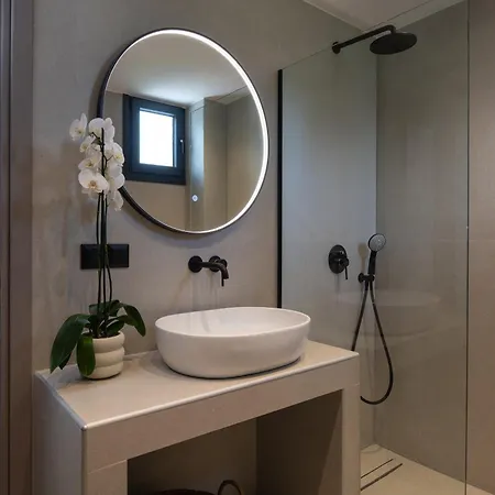 Strovilla Astraea Beachfront With Private Pool *