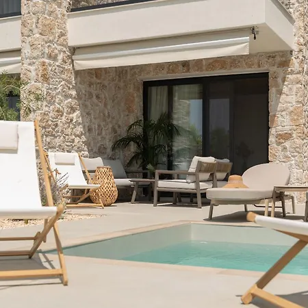 Semesterbostad Strovilla Astraea Beachfront With Private Pool Psakoudia