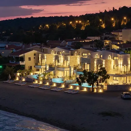 Strovilla Astraea Beachfront With Private Pool بساكوذيا